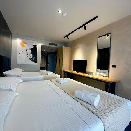 Azura Hotel 4*