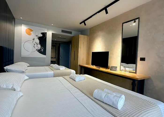 Azura Hotel 4*