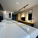 Azura Hotel 4*