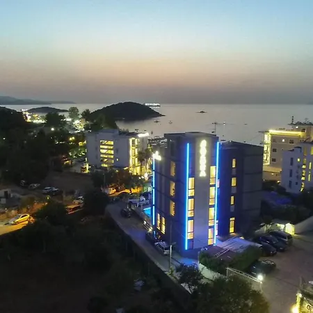 Hotel Azura 4*