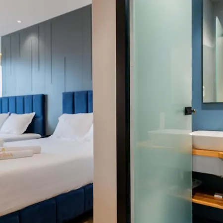 فندق Azura 4*