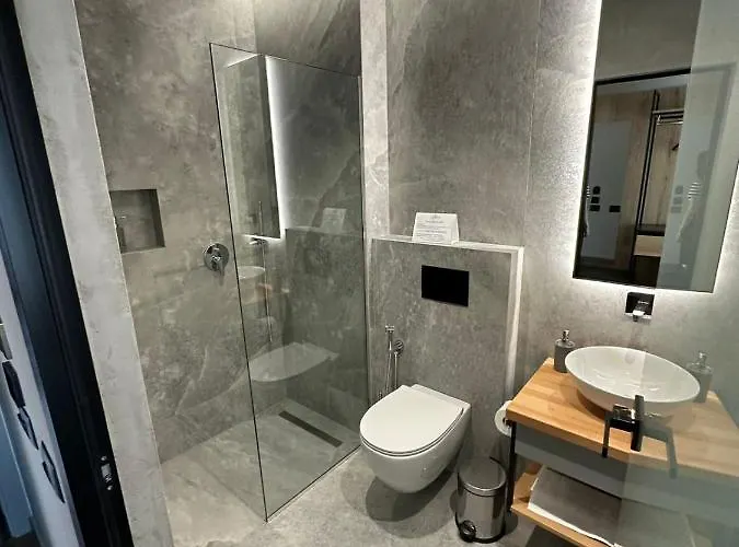 Otel Azura 4*